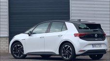 Колко губи батерията на Volkswagen ID.3 за година