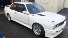 Искате ли BMW E30 с двигател на Honda?