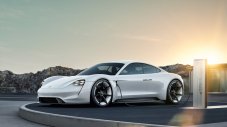 Първото електрическо Porsche ще получи зимен вариант