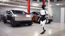 Tesla показа нова версия на робота Optimus