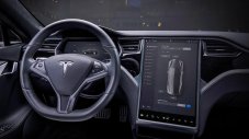 Tesla предлага на клиентите си радио за 500 долара