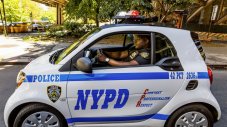 NYPD смени триколките със Smart
