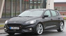 Новият Focus ST трупа километри с мотора на RS