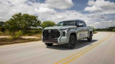 Toyota не може да реши проблема с V6 двигателите си
