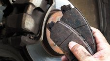 Керамични или полуметални: кои спирачни накладки са по-подходящи?