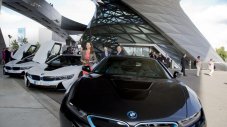 Стартираха доставките на BMW i8