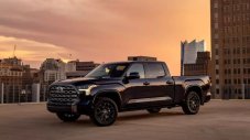Как Tundra на 1,6 млн км помогна на новия пикап на Toyota