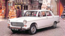 Легендата Peugeot 404 навърши 60 години