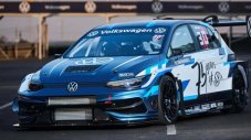 VW направи брутален "Mega Golf" с двигател от Audi RS 3