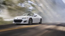 Subaru подобри BRZ, извади повече мощност