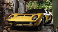 Рядко Lamborghini ръждясва 45 години в гараж