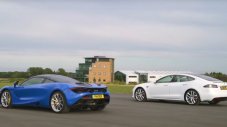 Кой е по-бърз - Tesla Model S P100D или McLaren 720S?