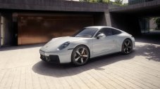 Porsche 911 Carrera S получи още мощност и ново оборудване