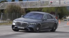 Новата S-Class се провали на &bdquo;Лосовия тест&ldquo;