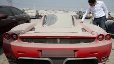 Продават изоставено Ferrari Enzo