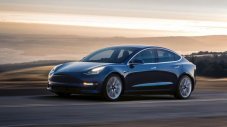 Как се справя Tesla Model 3 с лосовия тест (ВИДЕО)