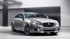 Jaguar XJR се оказа по-бърз от Porsche 911