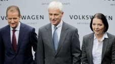 Volkswagen намалява заплатата на шефа си