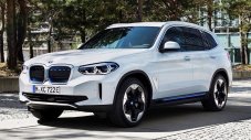 Първи снимки на електрическото BMW iX3