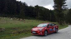 Да живее целомъдрието: тестваме новата Toyota Prius (ВИДЕО)