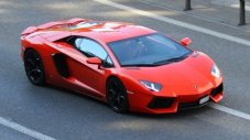Вижте историята на Aventador в 6-минутно видео