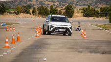 Как се справи бюджетният кросоувър на Hyundai с „Лосовия тест“?