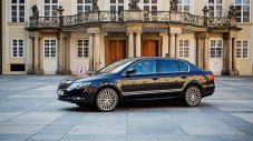 Skoda връчи Superb на чешкия президент