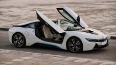 BMW i8, принадлежало от Марадона, се продава на търг