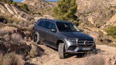 Вижте как се справя новият Mercedes-Benz GLS извън пътя