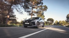 Първият електрически Lexus с фалшиви скорости пристигна в Европа 