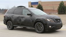 Папараците хванаха и новия Nissan Pathfinder