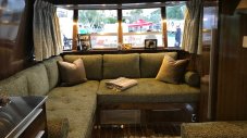 Вижте как изглежда една луксозна каравана от 60-те