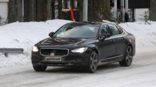 Volvo пуска нови хибридни версии на S90 и V90
