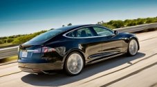 Колко издържа батерията на Tesla Model S