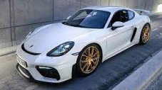 Ето защо Porsche 718 Cayman GT4 е един от най-подценяваните автомобили 