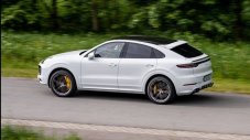 Вижте как Porsche Cayenne Turbo вдига 333 км/ч