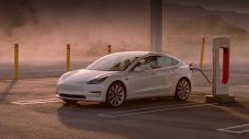 Tesla Model 3 получава по-голяма батерия