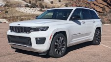 Защо Jeep Grand Cherokee се нуждае от V8 мотор