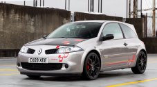 Renault Megane R26.R - хот-хечът, който си мисли, че е 911 GT3