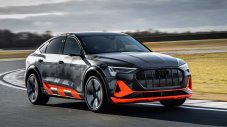 Audi добави трети мотор на кросоувърите си e-tron