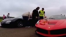 Bugatti Veyron vs Ferrari LaFerrari