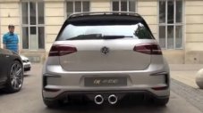 Volkswagen Golf R 400 застана пред камерите