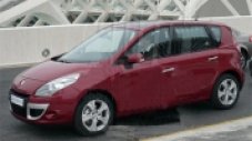 Първи неофициални снимки на новия Renault Scenic