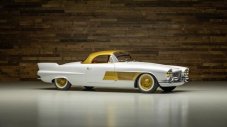 Позлатен Cadillac беше продаден за 1,09 милиона евро