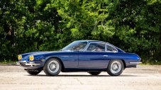 Едно от 224 произведени Lamborghini 400 GT 2+2 отива на търг