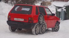 Руснаци направиха Fiat Uno с осем гуми
