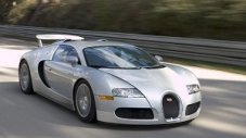 В Bugatti работят върху хибриден Veyron