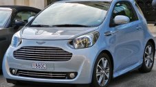 Абсурден лукс в мини размери - защо се появи Aston Martin Cygnet 