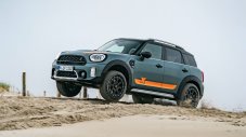 Шампиони в рали "Дакар" доработиха Mini Countryman 