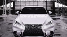 Lexus няма да падне под 30 000 долара